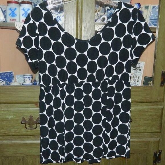 CHA CHA VENTE Women’s Top Black and White Size Small Petite - Picture 3 of 6